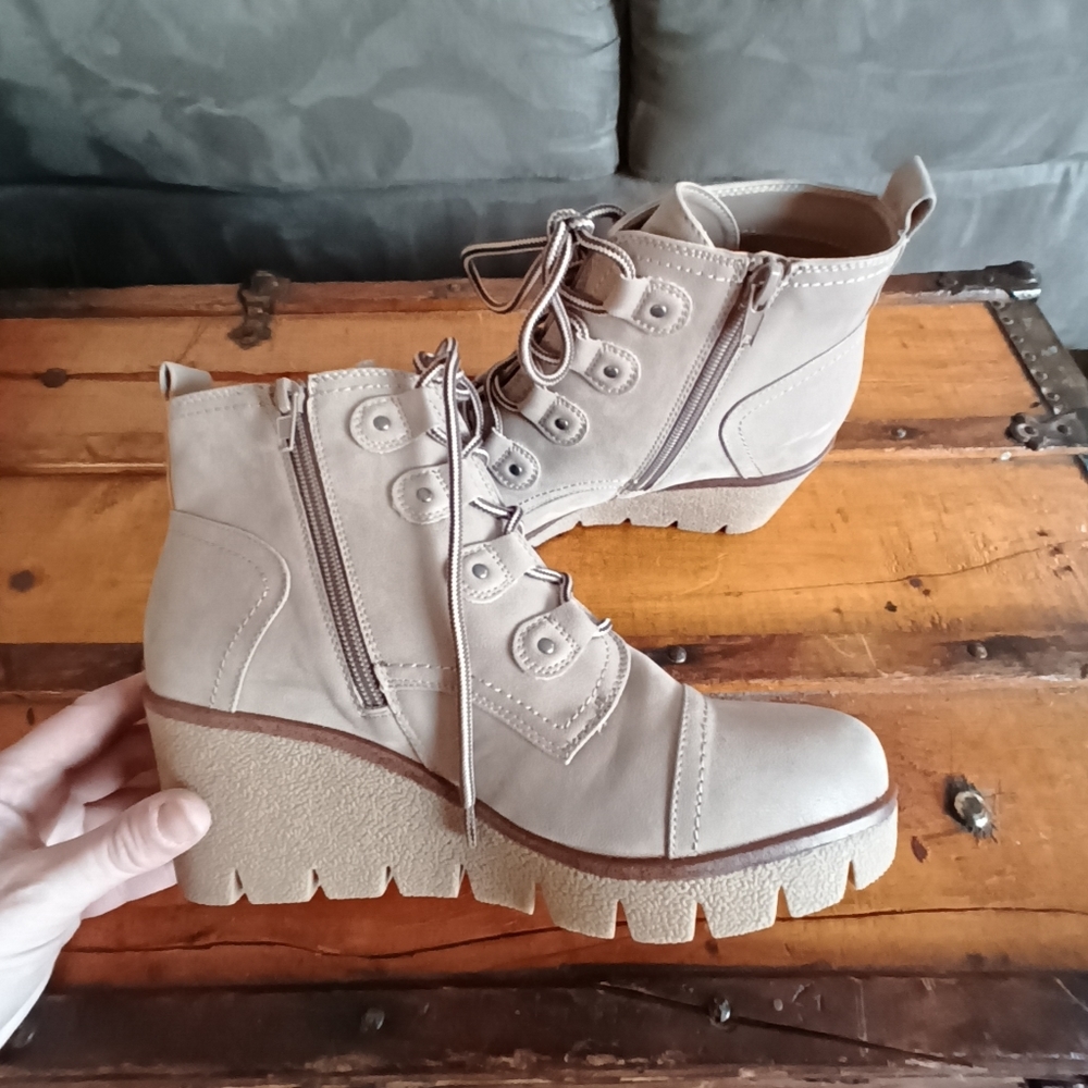 Mia Cailyn Lace Up Boots
